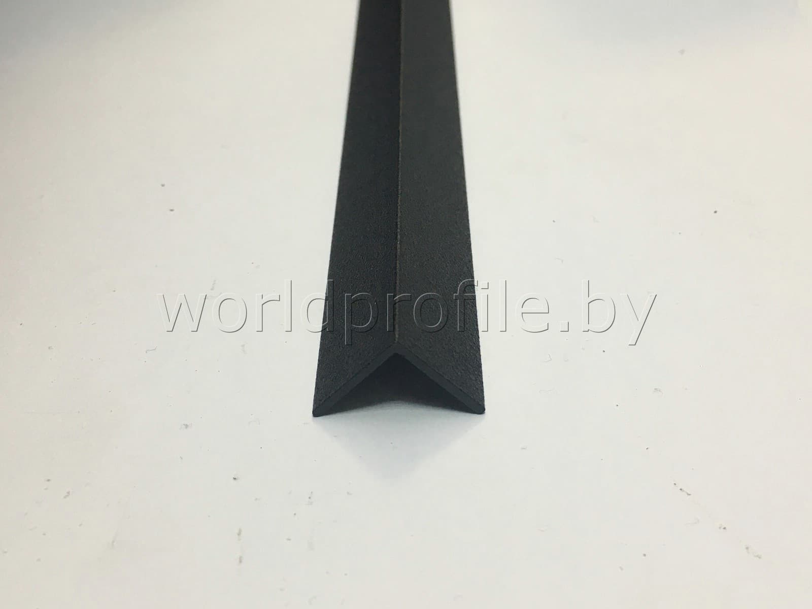 Уголок алюминиевый 15х15х1,2 (2,7 м), цвет черный мат